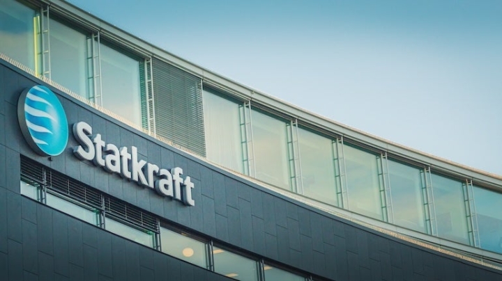 Крупнейшая гибридная солнечно-аккумуляторная станция запущена в Германии