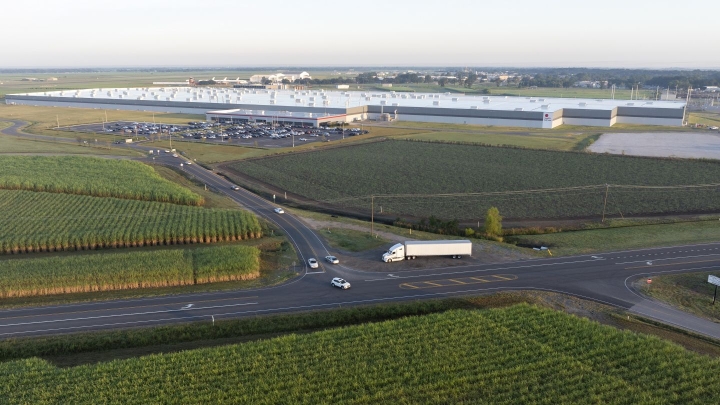 Запуск крупного завода солнечных панелей First Solar в Луизиане с ИИ