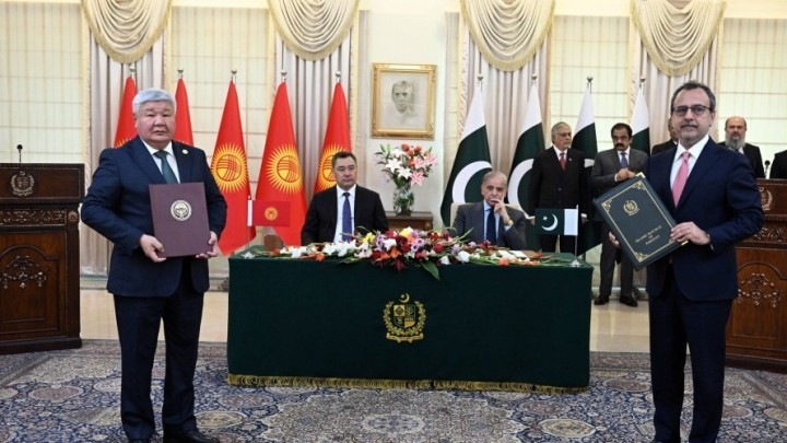 Кыргызстан и Пакистан договорились о сезонном обмене электроэнергией