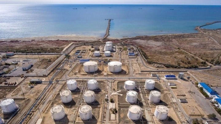 Казахстан перенаправил экспорт нефти из-за ограничений в системе КТК
