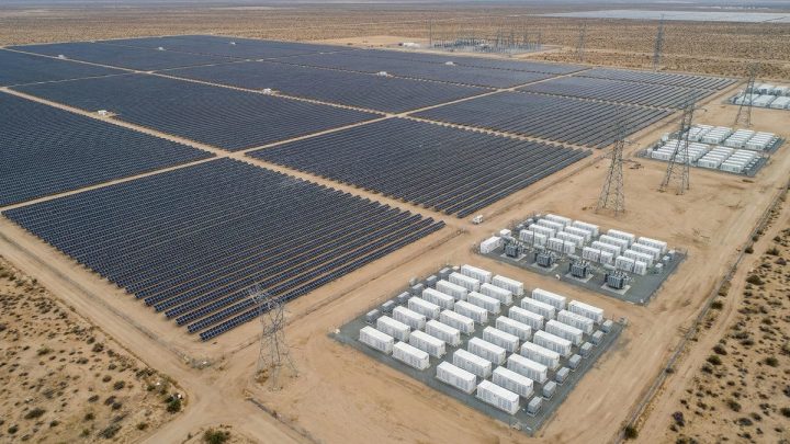 В Калифорнии построят СЭС на 880 МВт с системой хранения энергии на 460 МВт