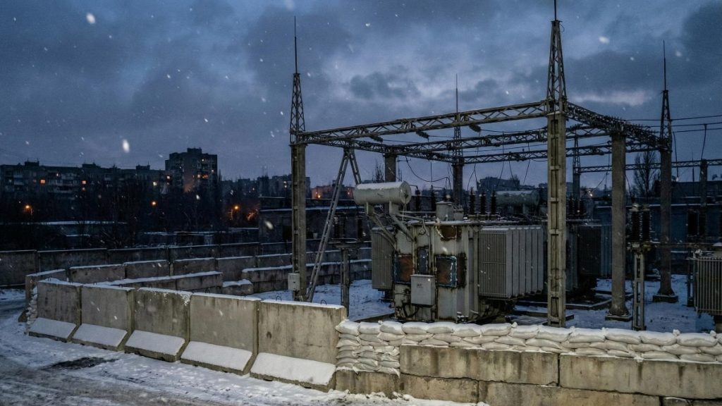 Бетон, солнце и резервы: МЭА представило стратегию защиты энергосетей