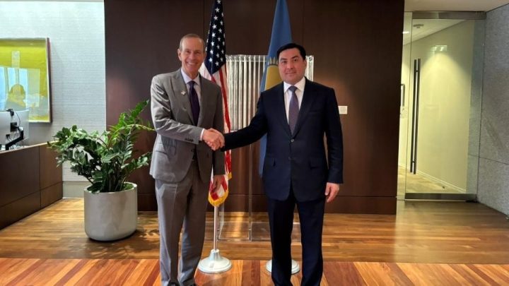 Казахстан и Chevron обсудили новые маршруты экспорта нефти