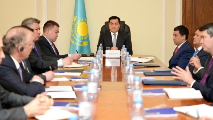 Астана требует ускорить стройку Карачаганакского ГПЗ